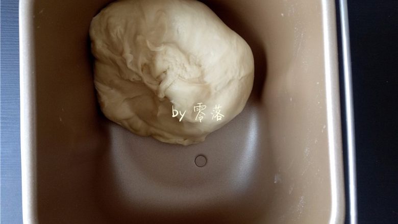 蜜豆餐包,启动“和面”程序,将面团揉至扩展阶段;