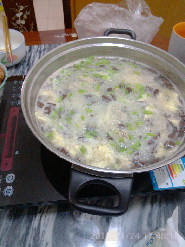 蛋花瘦肉面线糊,关火。
