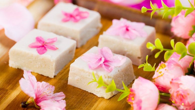 养颜软糯桃花糕