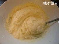 杏仁挞,加入<a style='color:red;display:inline-block;' href='/shicai/ 113461'>杏仁粉</a>和低粉的混合粉类,拌匀即可