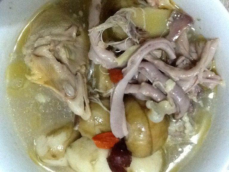 鸡肉肚条炖茨菰