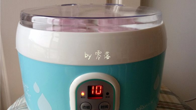 自制老酸奶,接通电源;