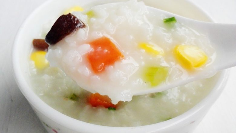 玉米胡萝卜香菇粥,成品图1