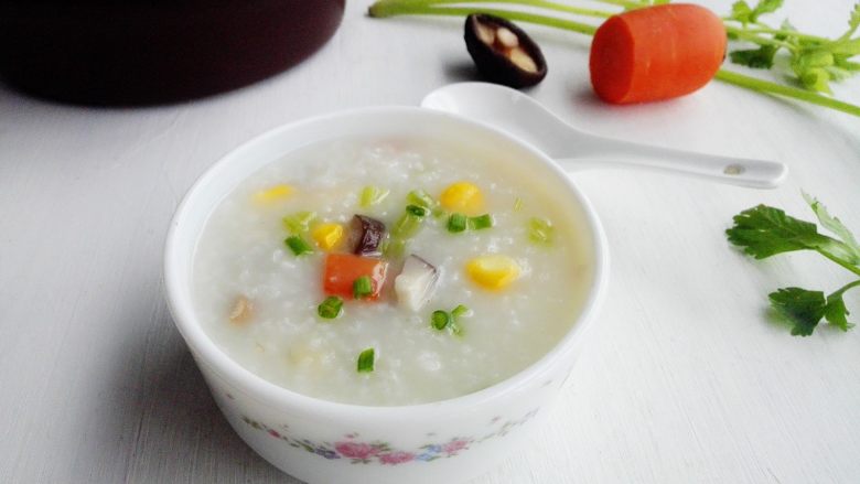玉米胡萝卜香菇粥,成品图2