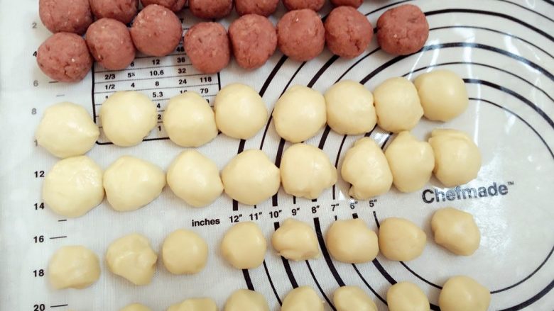 玫瑰饼,4.将油皮 油酥 馅料分别分成16等份