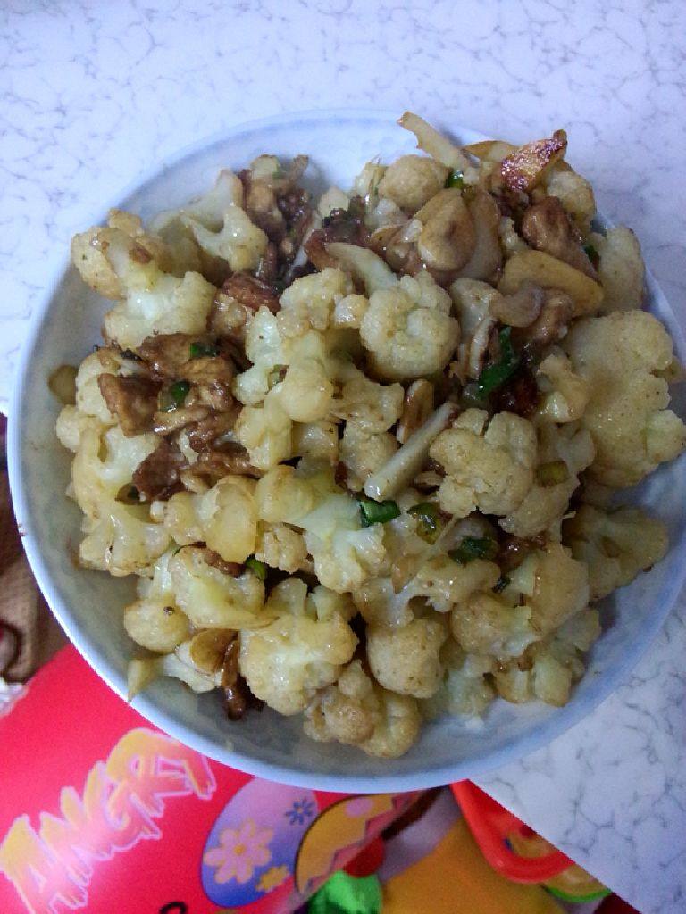 家常小炒之菜花炒肉