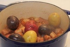 土豆烧五花肉（铸铁锅版）,加入小土豆，再接着煮20min左右即可收水出锅