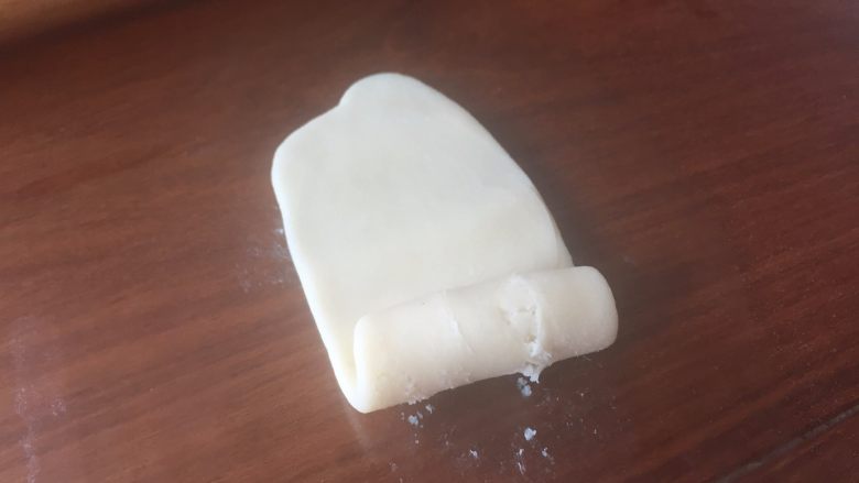 蛋黄酥,纯纯的诱惑,再从下往上卷起来;