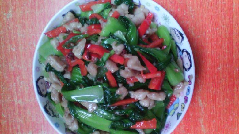 鸡肉炒青菜
,翻炒后出锅。