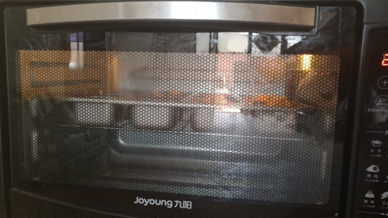 苹果玫瑰卷,.放入烤箱,180度,40分钟就可以了