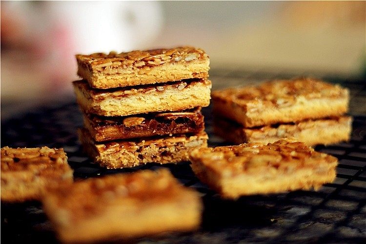 好吃的根本刹不住啊--焦糖杏仁酥饼,