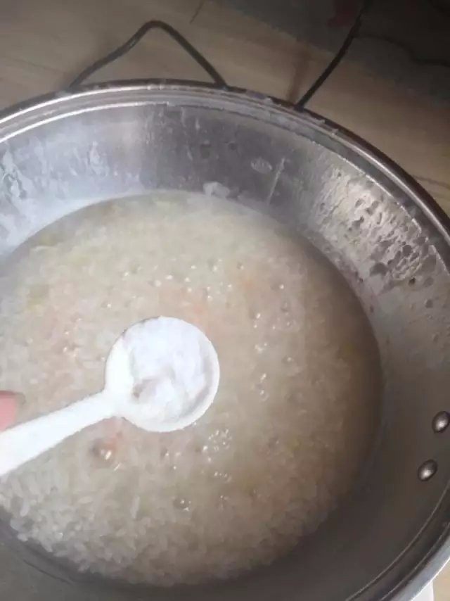 【虾仁海鲜粥】熨帖家人的胃,放少许盐