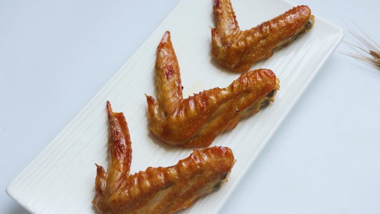 嫩烤鸡翅,欣赏成品图
