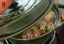 香糟卤蹄花,转小火,加盖,卤煮1到1.5小时,至猪蹄熟烂即可(可用高压锅,上汽后压15到20分钟)。