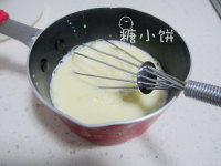 小嶋舒芙蕾芝士蛋糕,再加入牛奶搅拌均匀
