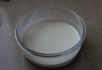 奶油奶酪布丁,搅打至奶油奶酪与牛奶混合均匀,无颗粒
