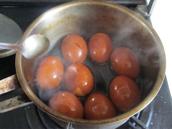 卤鸡蛋,大火收一下汁;