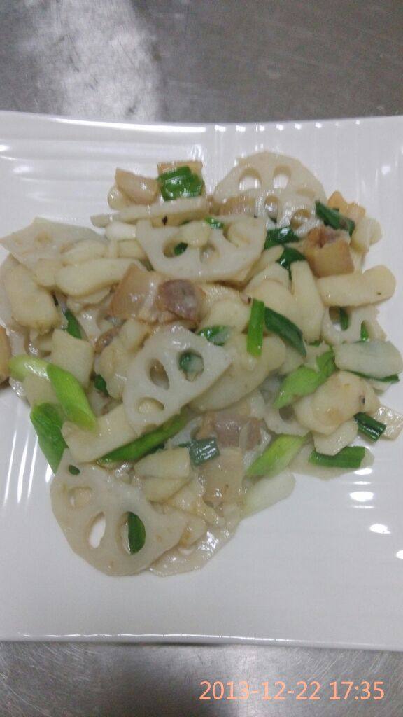咸肉马蹄炒藕片