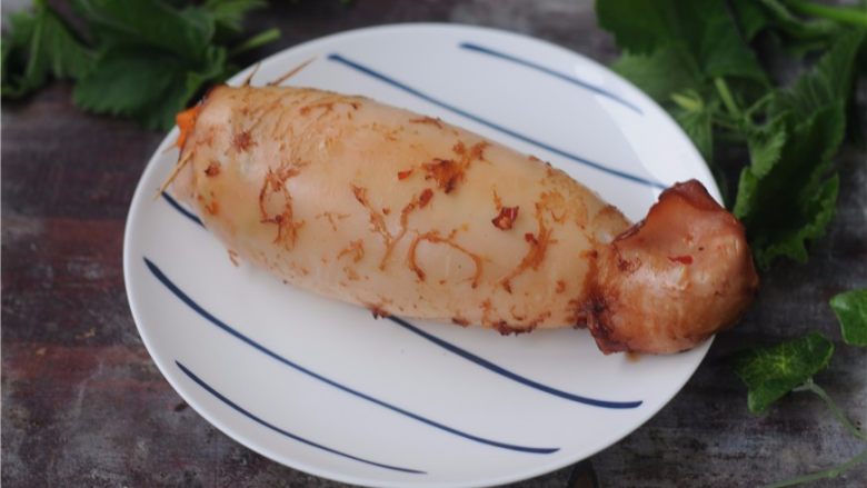 糯米控绝不能错过——香烤鱿鱼包饭,拿出来,再刷一次调料