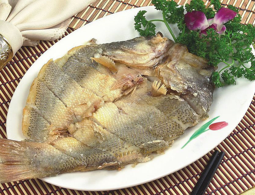 蒜香鲈鱼