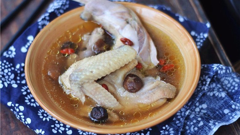 砂锅炖鸡