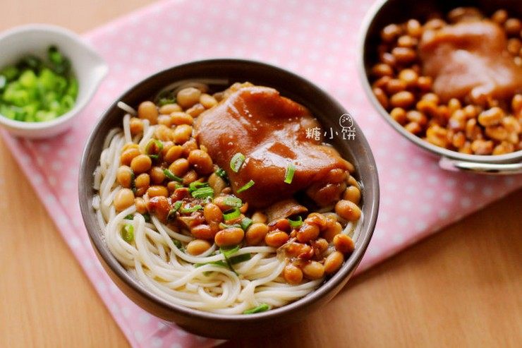 黄豆猪蹄面
