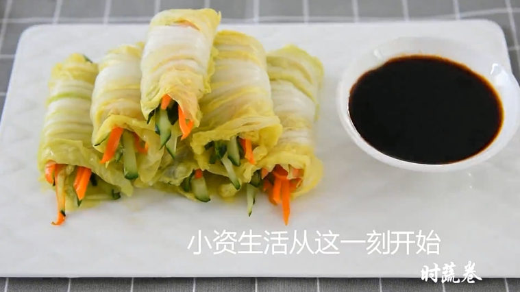 这道菜既能减脂又不失营养,做法超级简单,夏季爽口菜就完成啦~!
