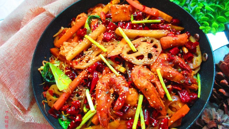 麻辣香锅,之所以在炒料理加入番茄酱,是为了提鲜