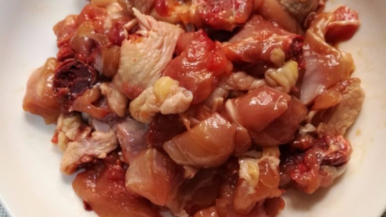 黄焖鸡,让肌肉腌20分钟