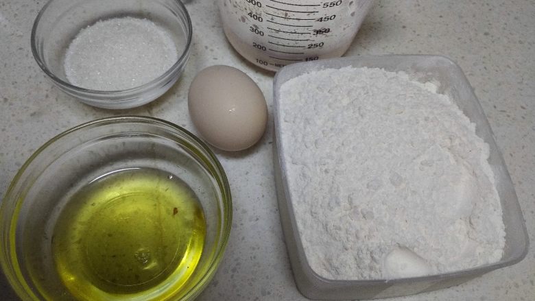 红豆吐司包,把材料准备好