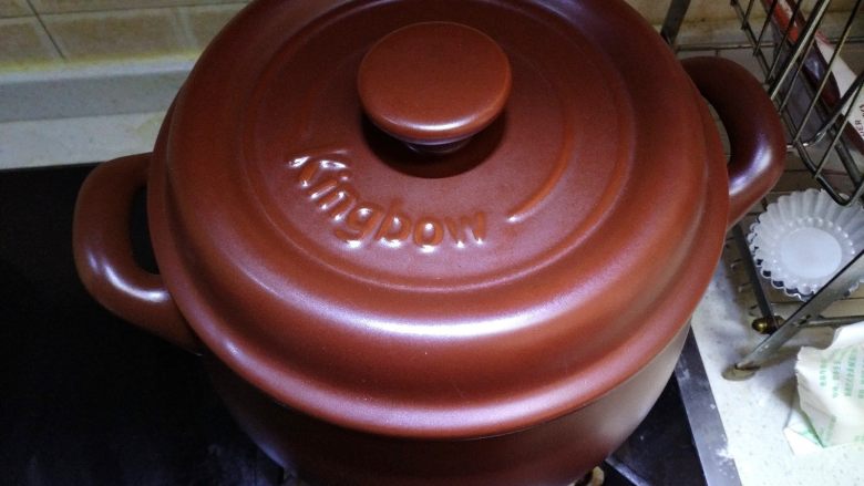 《健康美味的无烟烧烤 - 砂锅烤排骨》,冷却后,在取出食用。