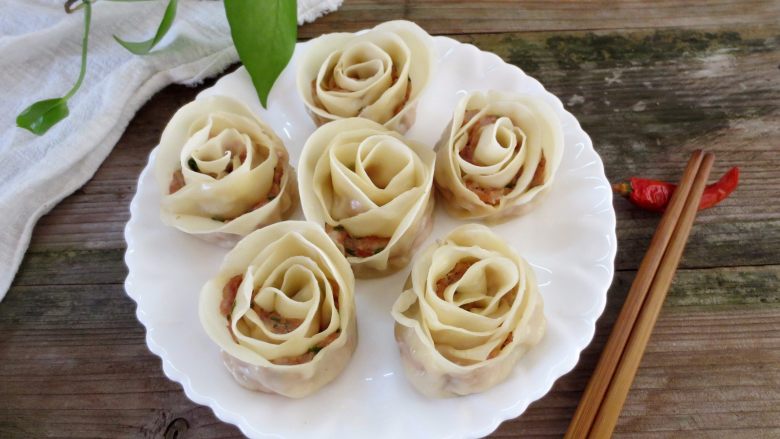 0技巧高颜值——玫瑰花饺子,做了16组饺子,三个人吃都不够,太好吃了