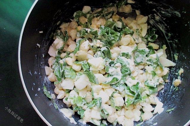 鸡蛋三明治,搅拌均匀即可