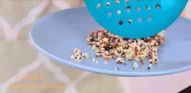 藜麦牛肉莲藕羹,🌻小贴士:藜麦安利过很多次了,吃了有啥功效,去问问度娘吧。家庭必备!
