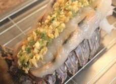 巴西龙虾,洒在虾肉上,即可入烤箱
