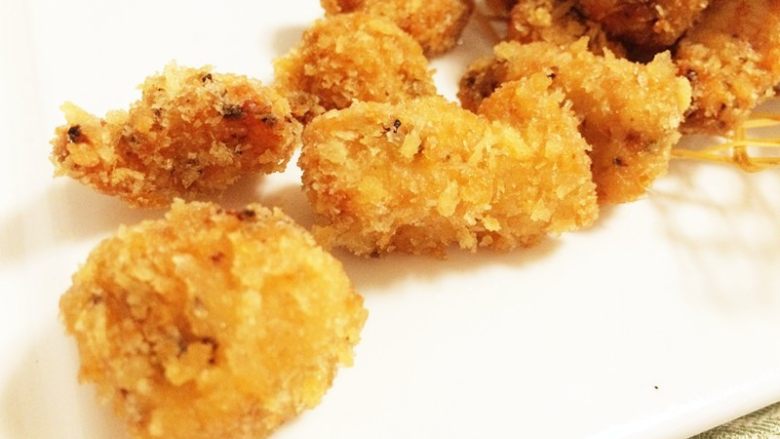 芝加哥香酥鸡米花,颜色金黄就可以出锅装盘了