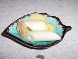 红烧杏鲍菇,葱切段，姜切片