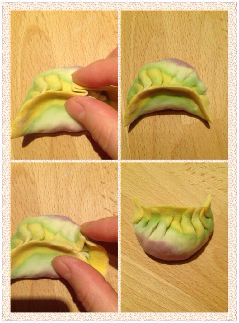 五彩缤纷彩虹饺子,当然你也可以用其他包法的!