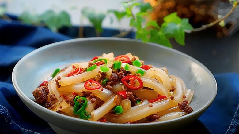 肉末粉皮,装盘,好下饭啊