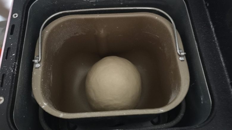 酥粒蓝莓面包,用了2个和面程序40分钟和成光滑面团,进行基础发酵