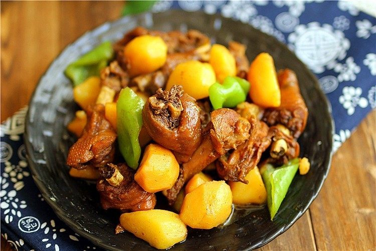 恩施高山小土豆炖鸡