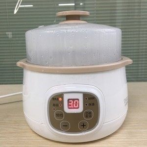 【小森妈妈菜谱】秋季滋补靓汤-高丽参炖鹌,把全部材料放进炖盅,加入一碗半水,用明火炖或者用电子炖盅炖二,三个小时左右。