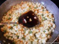 土豆臊子面,加入生抽(我用了2平铲),料酒(1平铲),糖(2茶匙)。再加水至没过臊子