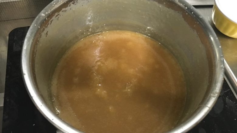 海盐焦糖酱,稍稍搅拌均匀即可,关火