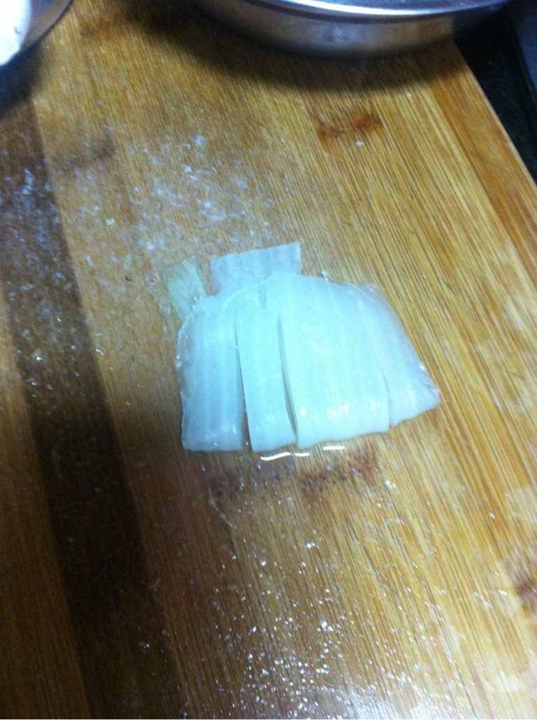 佛手白菜,白菜对折,均匀切四刀成佛手状