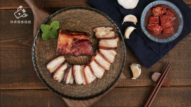 肥而不腻的下饭神器,香烤南乳五花肉,成品展示