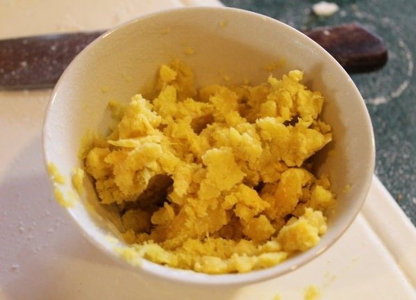 米饭圆、地瓜圆在家做出好滋味,地瓜圆作法:.地瓜电饭锅蒸熟,去皮压成泥状。