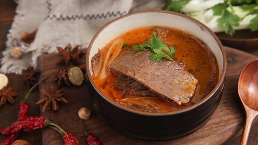 酸辣过瘾的酸牛肉，再热也不能错过的民间小