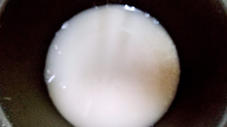蛋瓜饭,简箪长香丝大米+简箪小米,比例随意,淘洗一遍,煮饭。