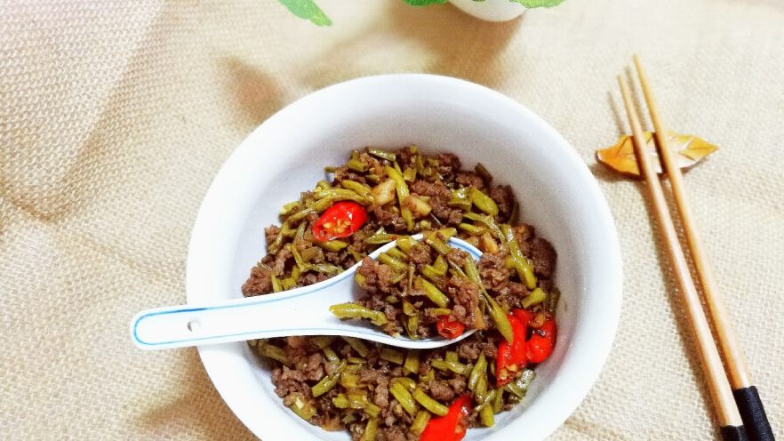 酸豆角炒牛肉末